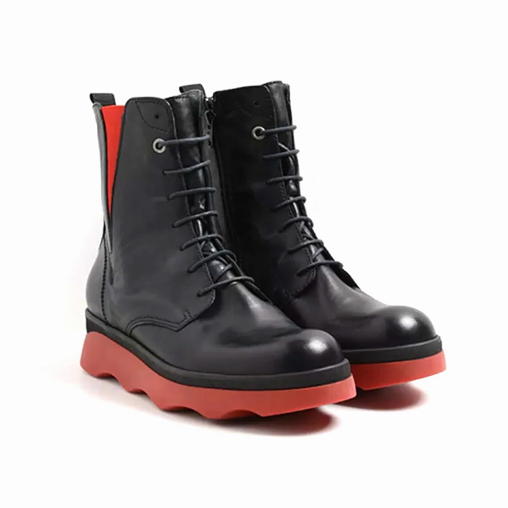 Akita Boot