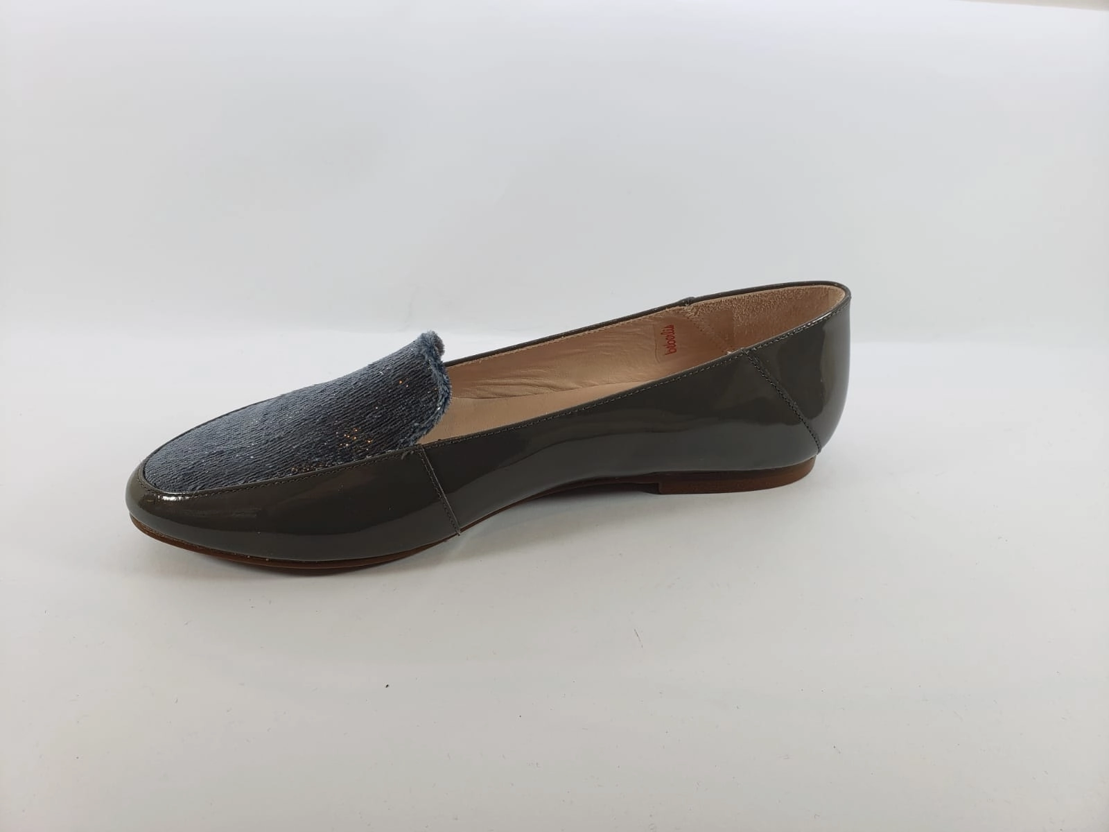 Beberlis Grey Patent Lluvias Loafer