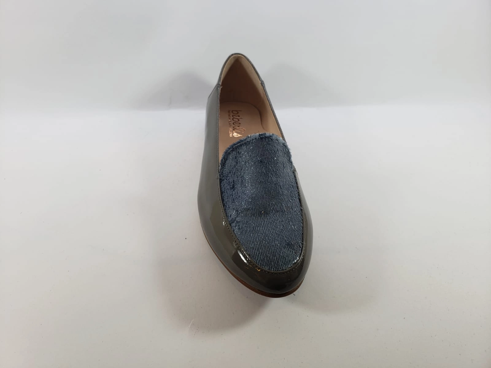 Beberlis Grey Patent Lluvias Loafer