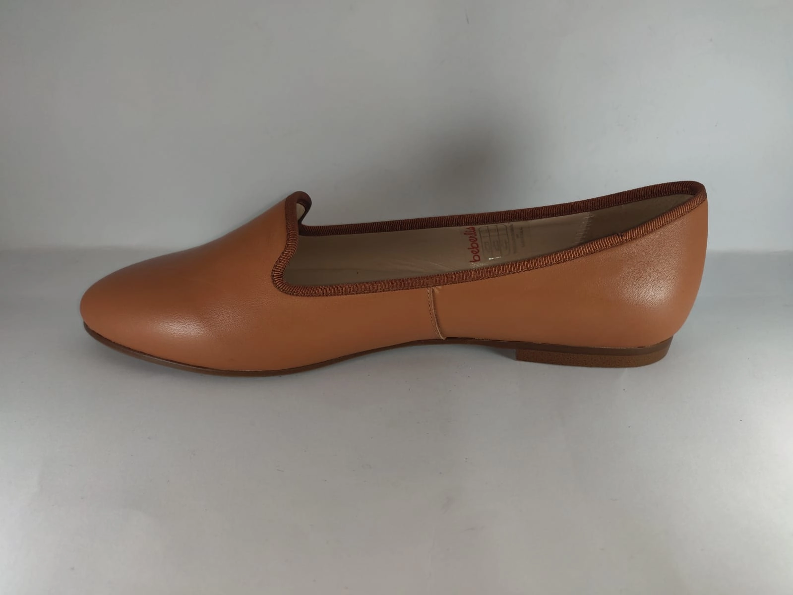 Beberlis Tan Cuero Leather Classic Flats