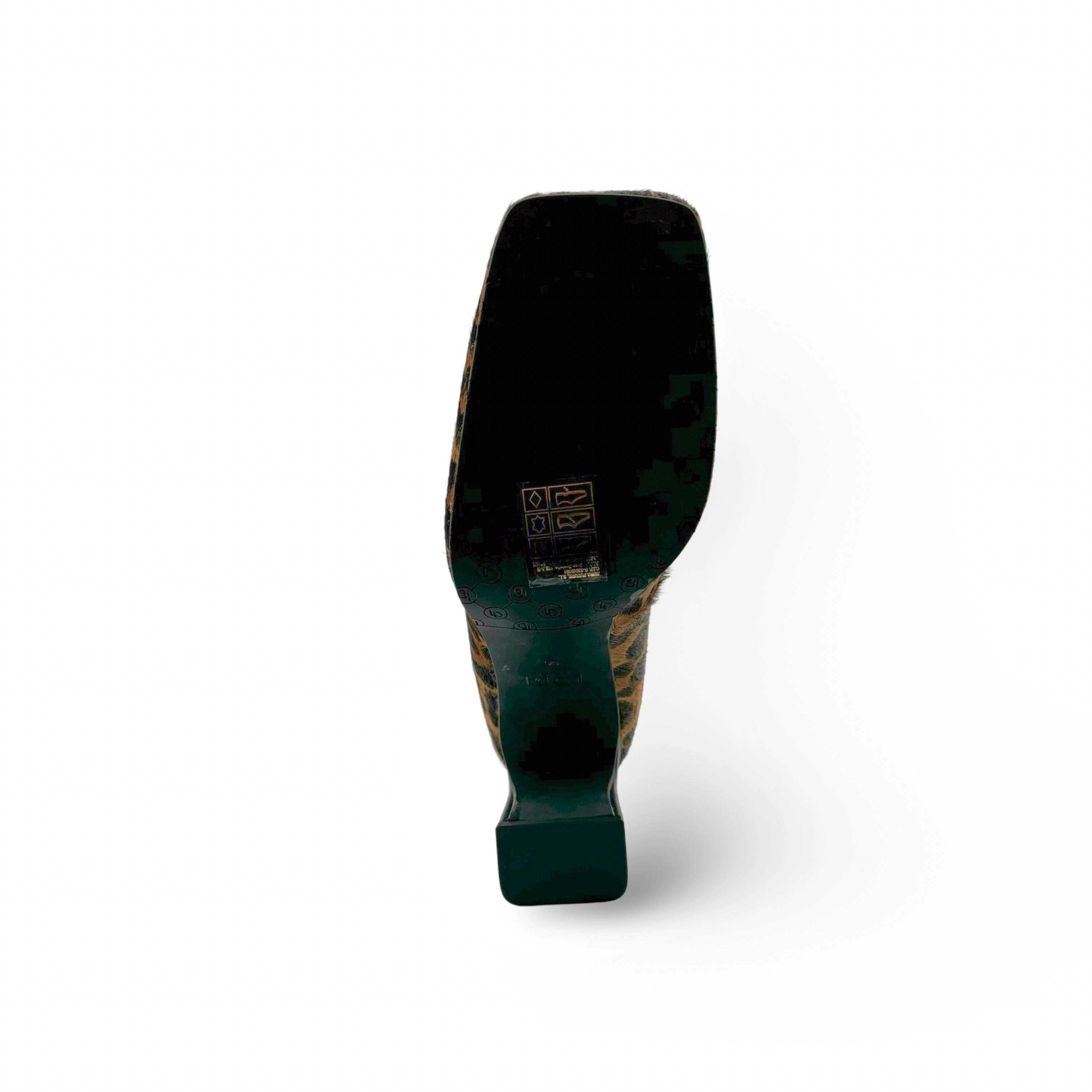 Eluma Lopard Pump