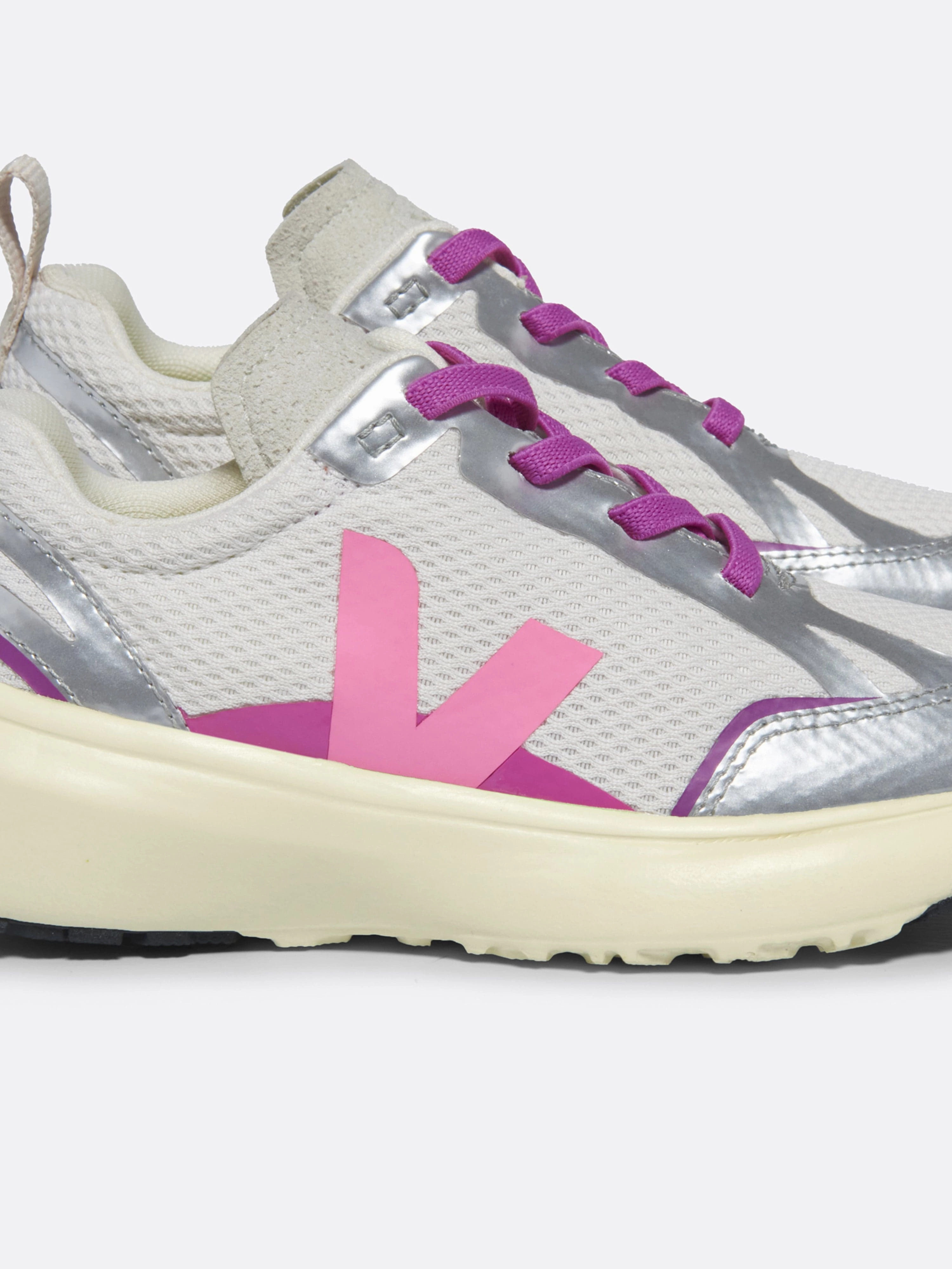 Girls Light Alveomesh Canary Trainers in Silver