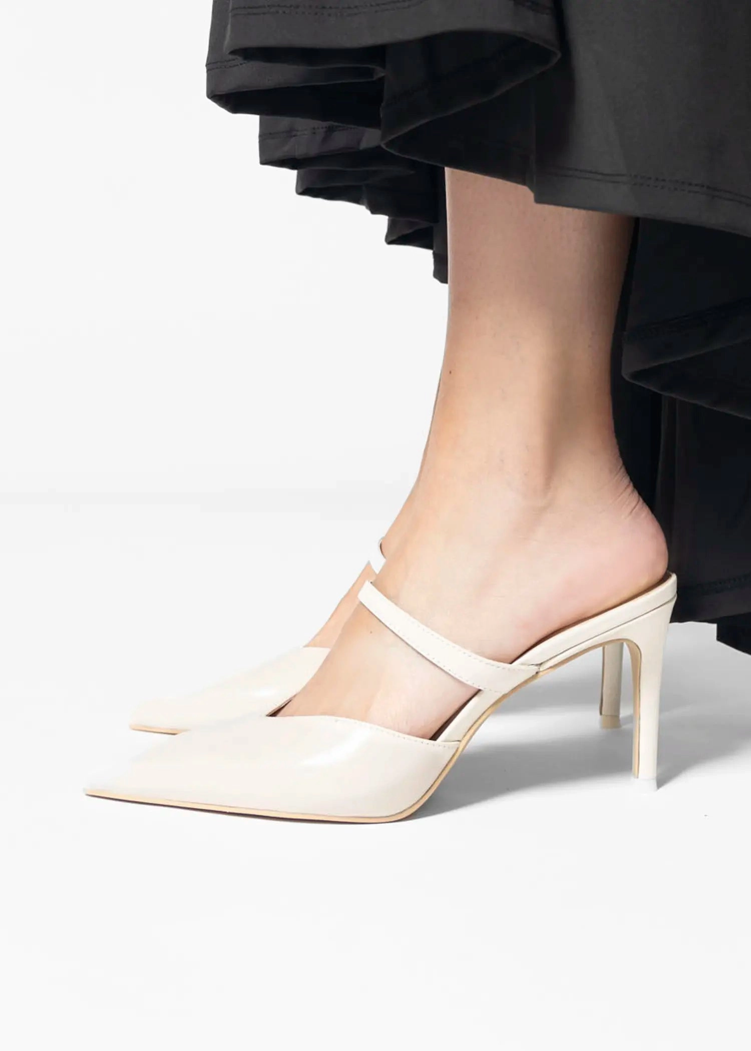 Kanika Leather Pump