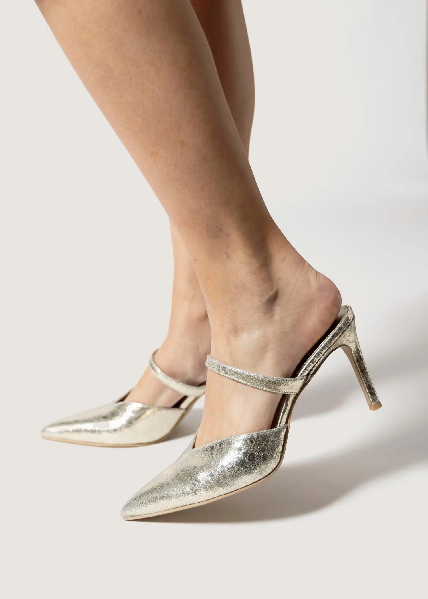 Kanika Leather Pump