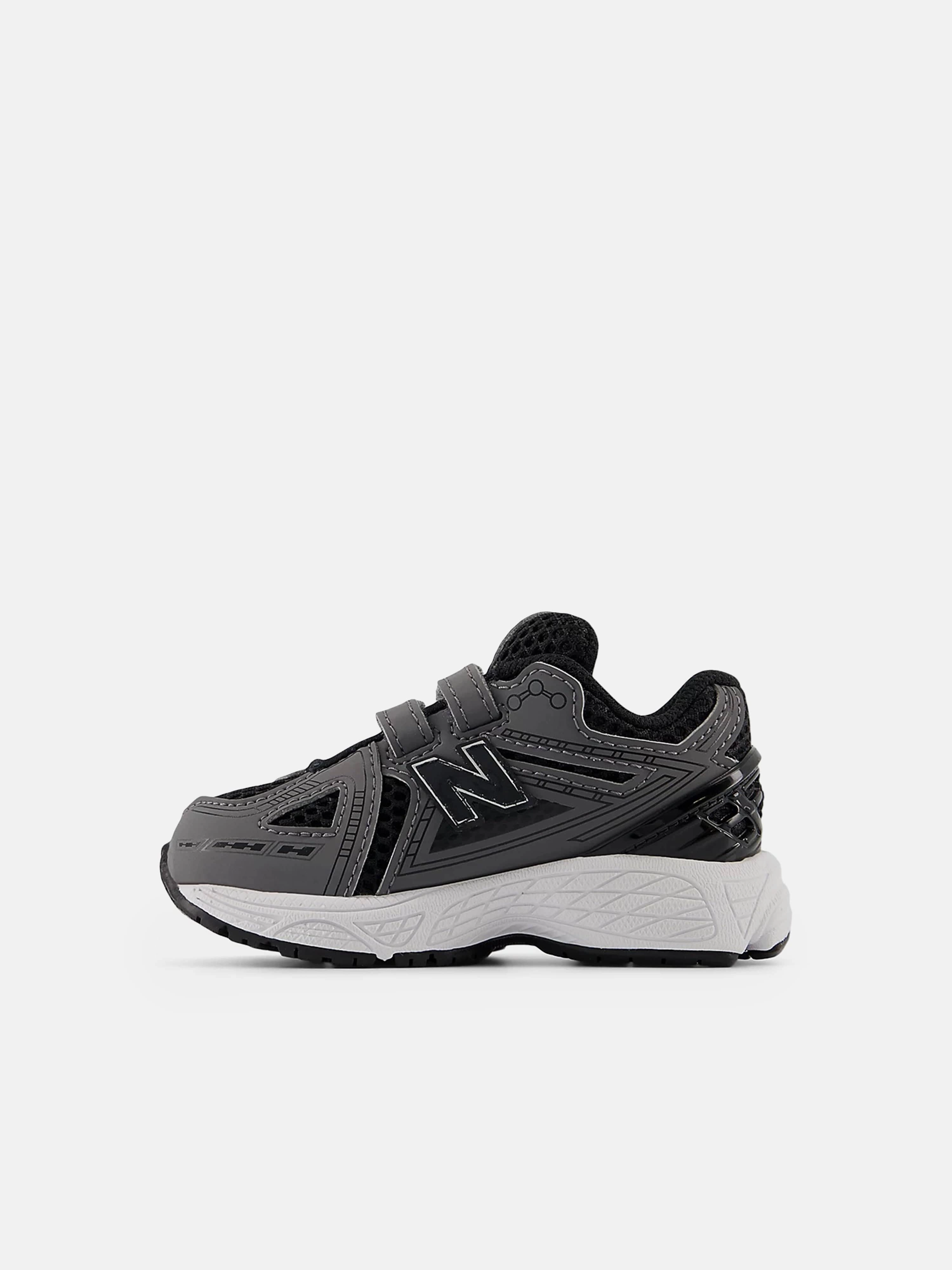 Kids 1906 Trainers in Black