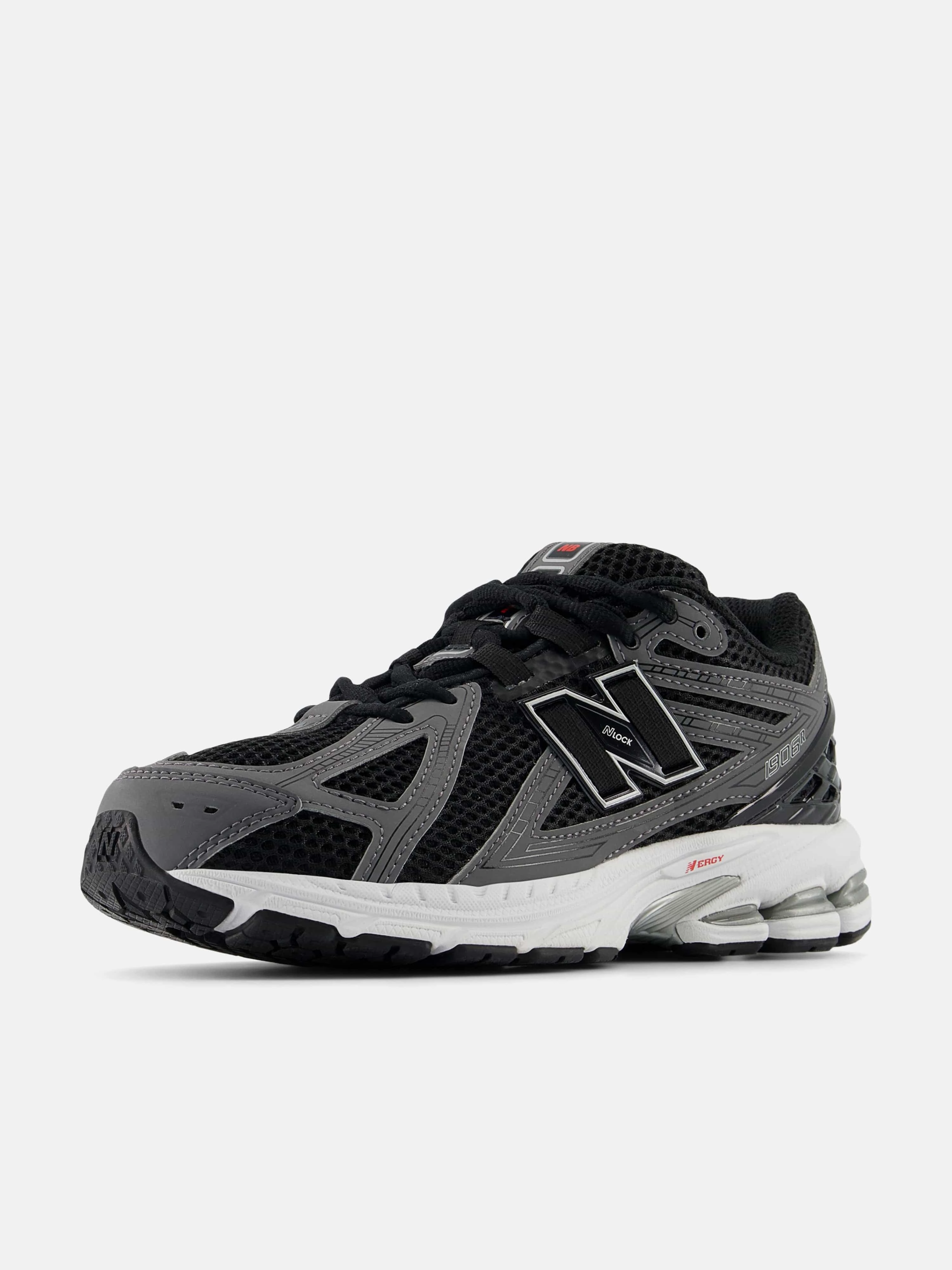 Kids 1906 Trainers in Black