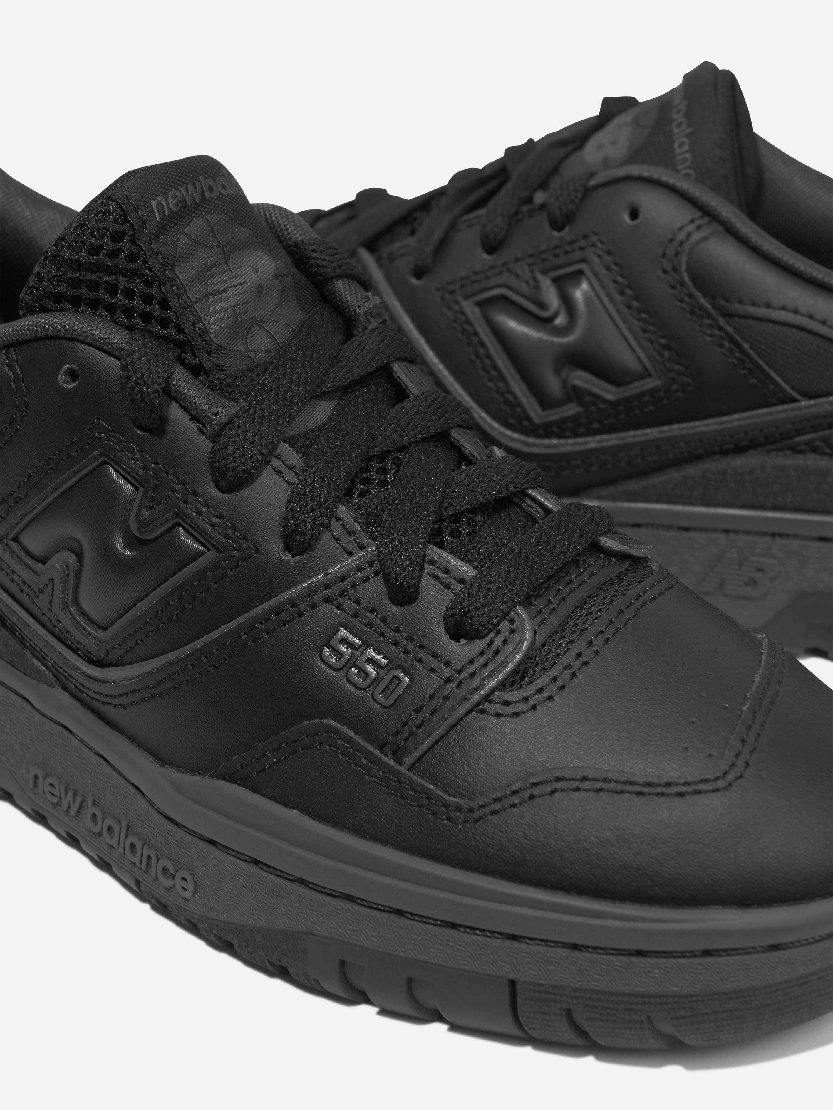 Kids B550 Trainers in Black