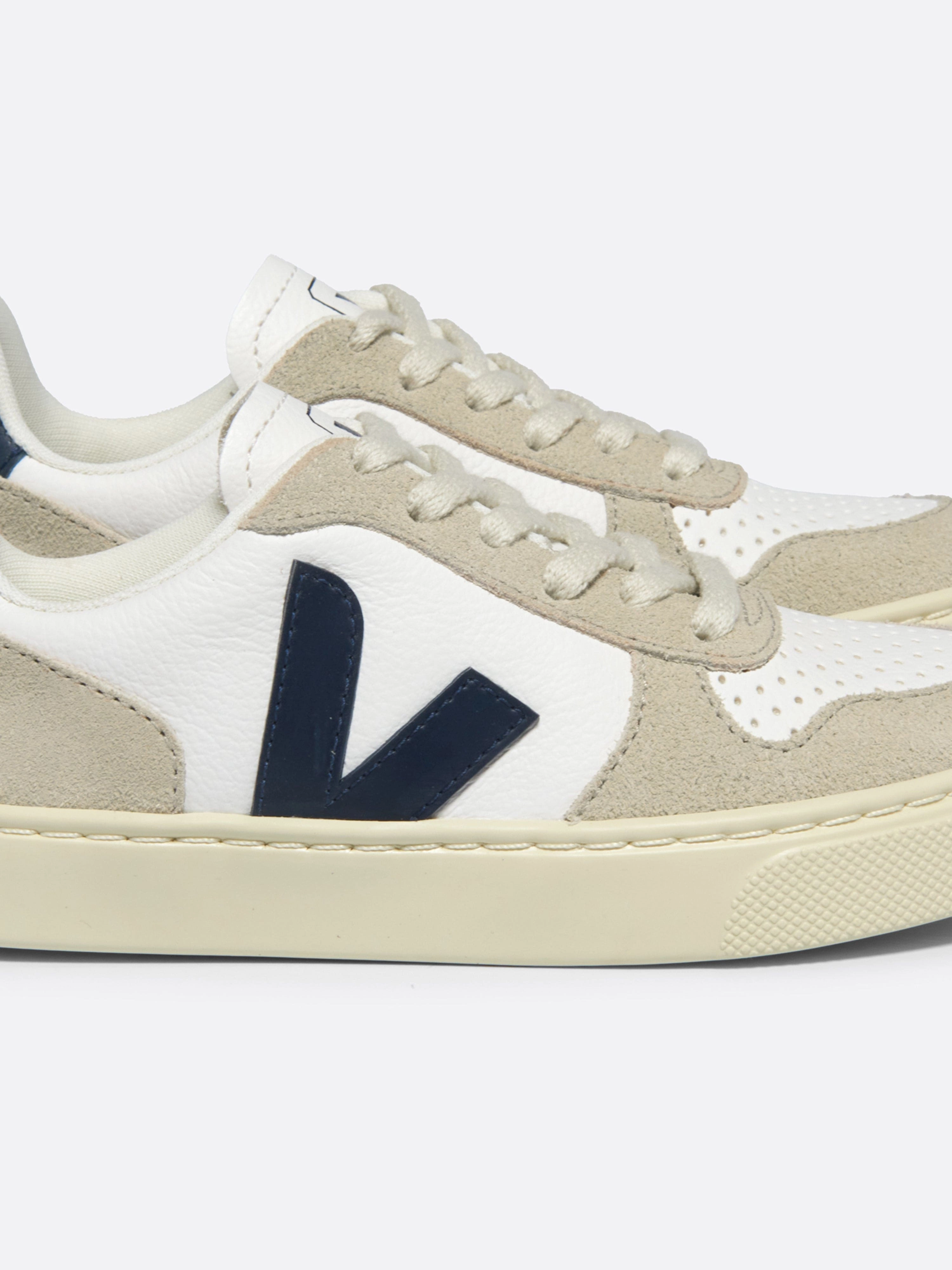 Kids Laces Leather V-10 Trainers in White