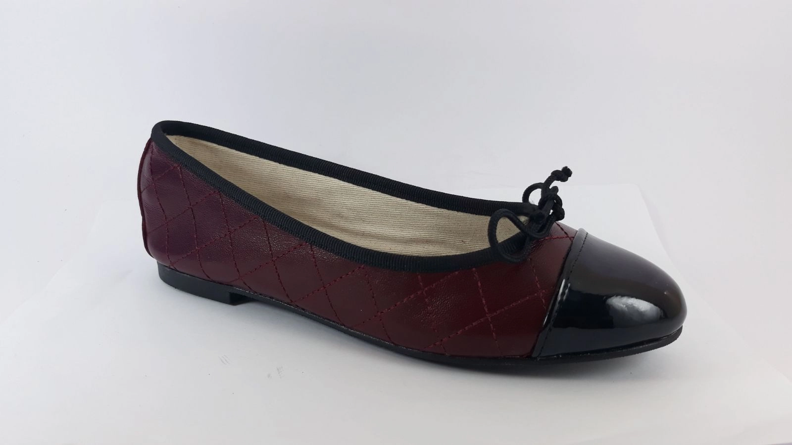 Menina Burgundy Flats