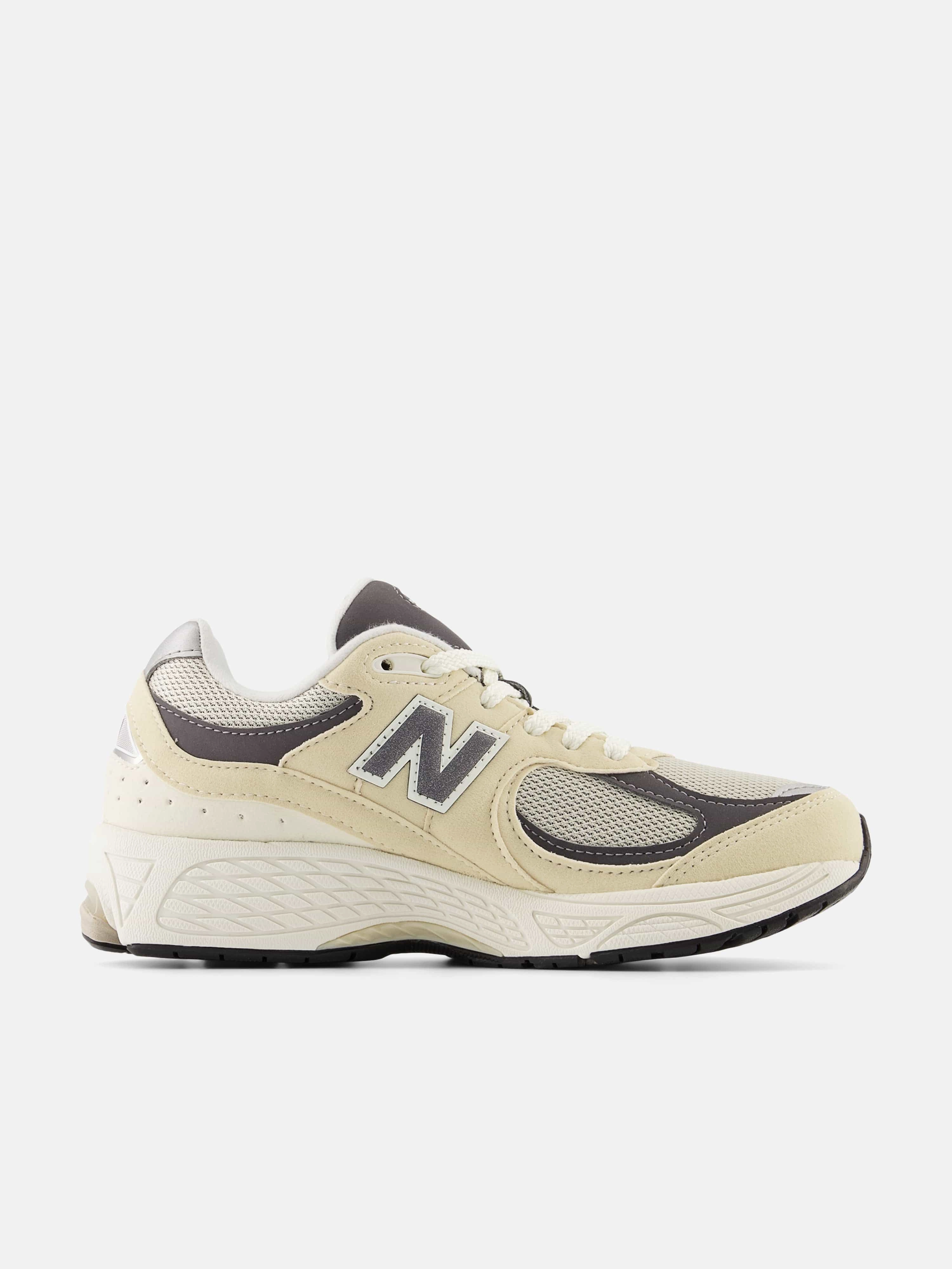New Balance Boys 2002 Trainers in Beige