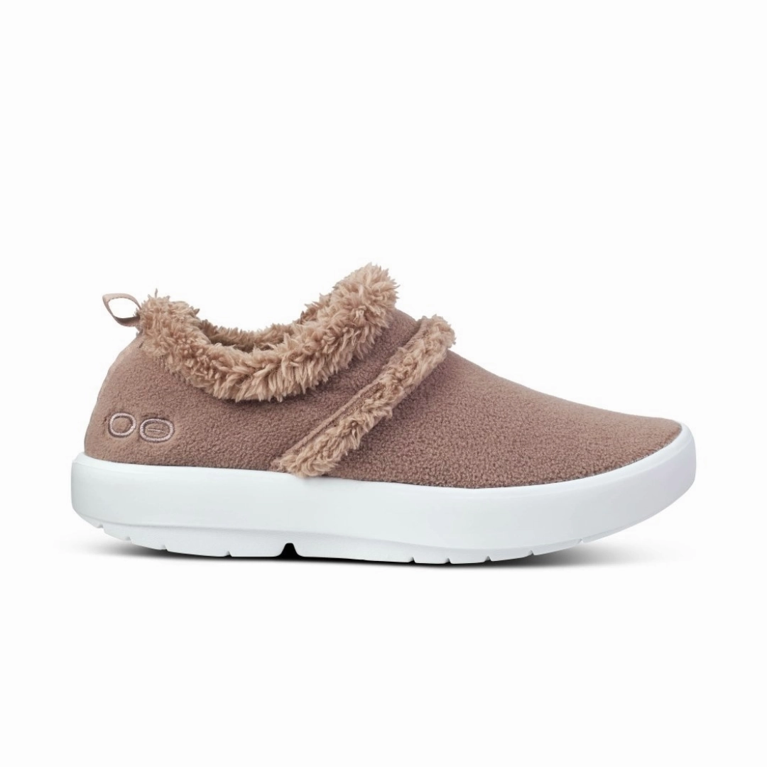 OOFOS Women's OOcoozie Low - Chocolate Sherpa