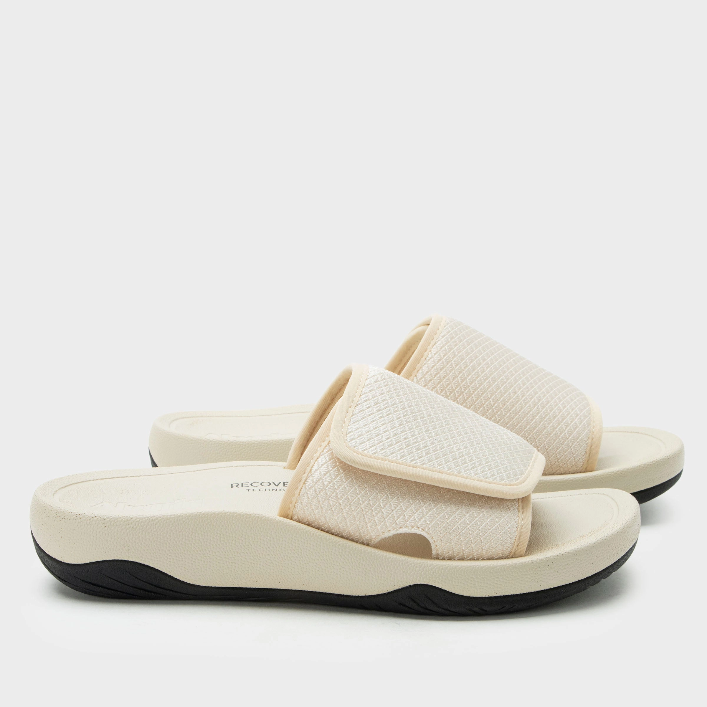 Ova8tion Beige Sandal