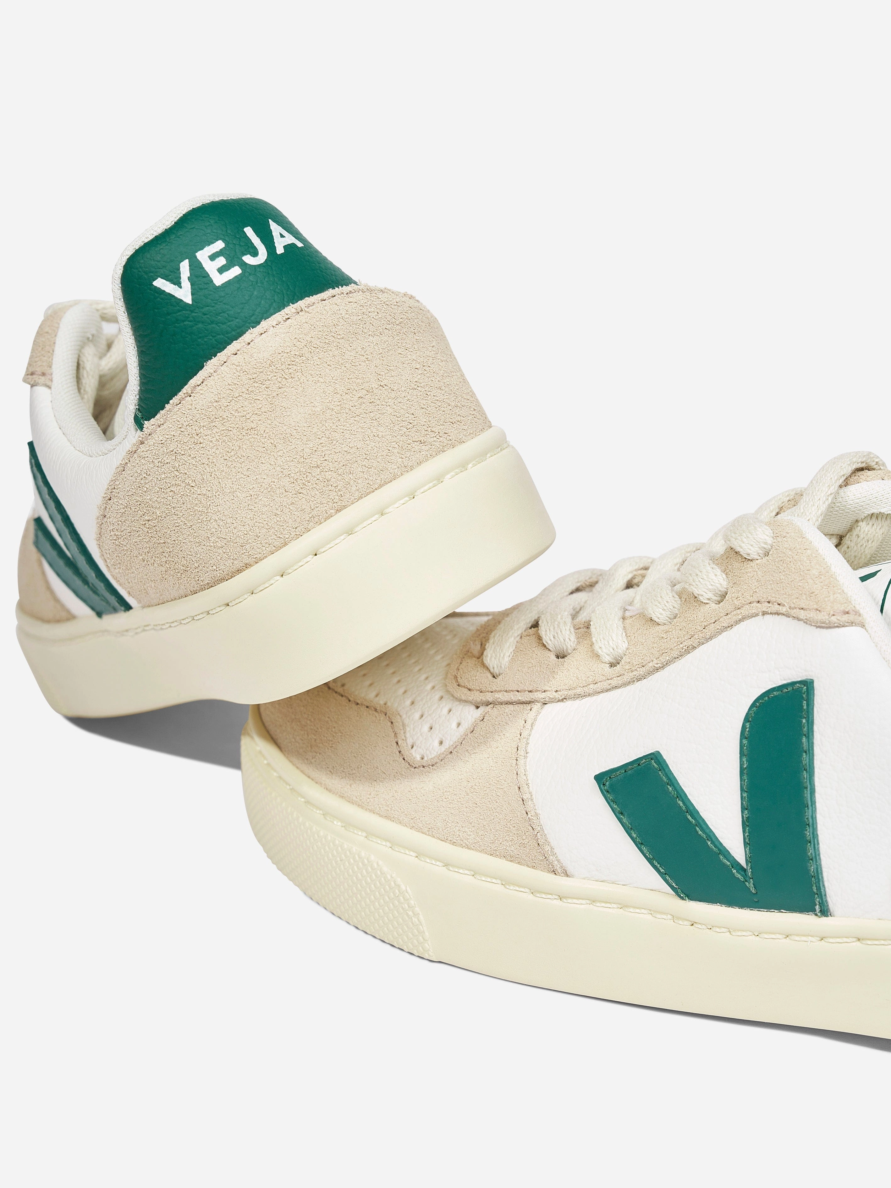 Veja Kids Chromefree Leather Small V-10 Laces Trainers in White
