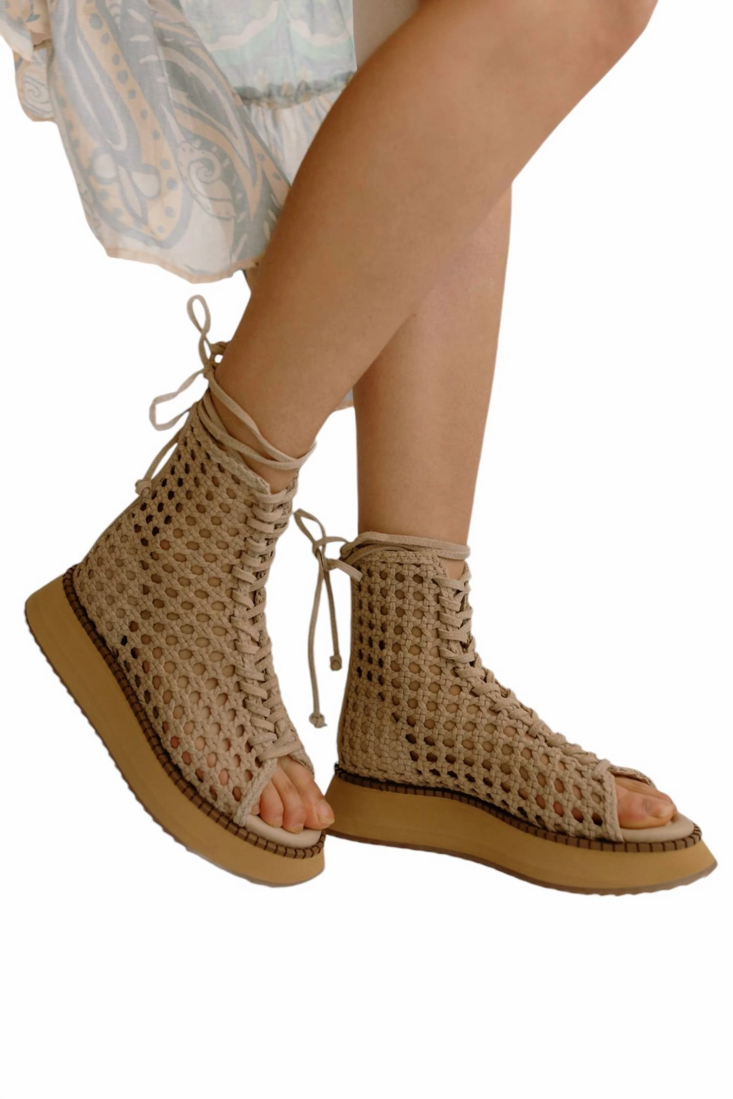 Women's Luca Lace Up Sandal In Creme Suede
